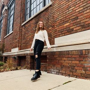 Meet your Posher, Claire